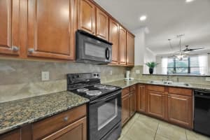 914 CHARO PARKWAY, DAVENPORT, FL 33897 - MLS#MFRO6270078