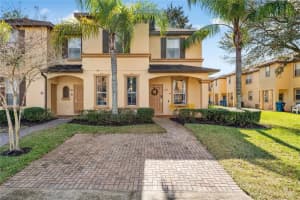 2735 Calabria Ave N, DAVENPORT