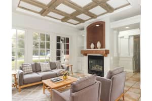 913 CARLSON DRIVE, ORLANDO, FL 32804 Sold 04/23/25