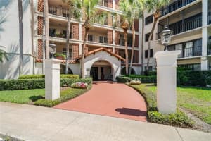 106 S Interlachen Ave, Winter Park, FL 32789, Sold 05/05/25