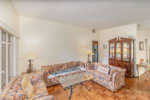 525 LAKEMONT AVENUE, WINTER PARK, FL 32792 Sold 04/25/25