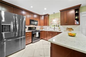 9311 UNIVERSITY BOULEVARD, ORLANDO, FL 32817 Sold 03/28/25