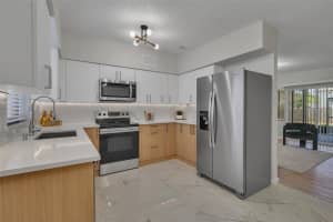 2421 HEALY DRIVE, ORLANDO, FL 32818 Sold 05/06/25