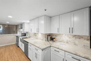 530 CENTRAL BOULEVARD, ORLANDO, FL 32801 - MLS#MFRO6271818