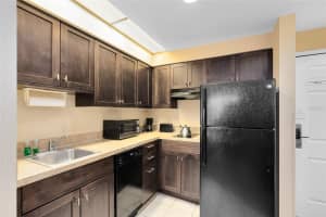 7601 CANADA AVENUE, ORLANDO, FL 32819 Sold 02/03/25