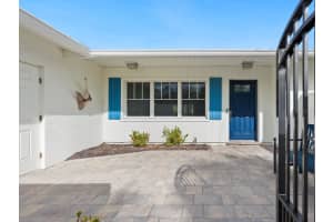 431 ISLAND CIRCLE, SARASOTA, FL 34242 Sold 02/25/25