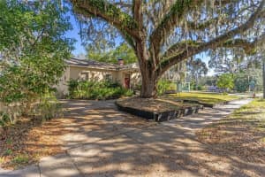 1200 SUNSHINE AVENUE, LEESBURG, FL 34748 Sold 02/07/25