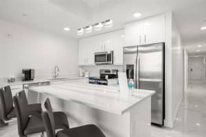 11500 GULF BOULEVARD, ST PETERSBURG, FL 33706 Sold 04/04/25