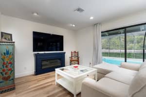 318 SATSUMA DR, SANFORD, FL 32771 Sold 02/20/25