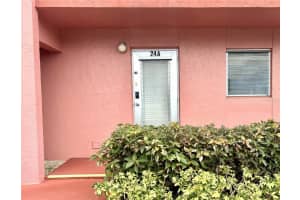 24 Golfs Edge #a, WEST PALM BEACH