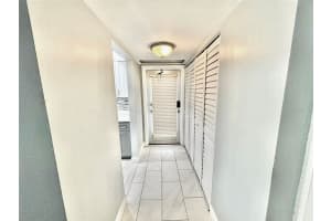 24 GOLFS EDGE #A, WEST PALM BEACH, FL 33417 - MLS#MFRO6272841