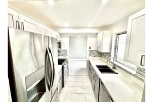 24 GOLFS EDGE #A, WEST PALM BEACH, FL 33417 - MLS#MFRO6272841