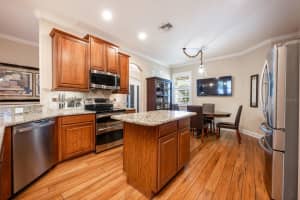 863 STRATHMORE DRIVE, ORLANDO, FL 32803 - MLS#MFRO6273660