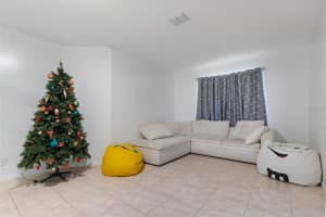 63 YORK COURT, KISSIMMEE, FL 34758 Sold 06/06/25