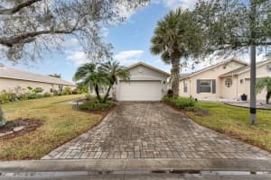212 RIALTO ROAD, KISSIMMEE, FL 34759 Sold 04/30/25