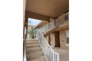 915 FAIRWAYCOVE LANE, BRADENTON, FL 34212 Sold 03/28/25