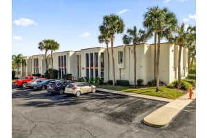 526 ORANGE DRIVE, ALTAMONTE SPRINGS, FL 32701 Sold 07/18/25
