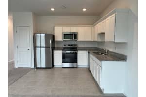 3238 3238 VESARA DR, DAVENPORT, FL 33837 - MLS#MFRO6275124