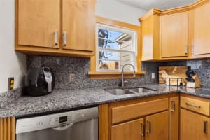 1442 YALE STREET, ORLANDO, FL 32804 Sold 05/06/25