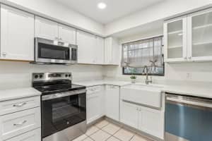 1120 PORTLAND AVENUE, ORLANDO, FL 32803 Sold 07/11/25