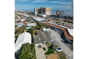 135 DUNDEE ROAD, DAYTONA BEACH, FL 32118 Sold 03/31/25