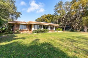 4135 CHULUOTA ROAD, ORLANDO, FL 32820 Sold 08/27/25