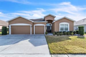 245 Viola Dr, AUBURNDALE