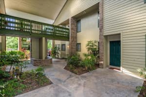 542 PAR STREET, ORLANDO, FL 32804 Sold 03/28/25