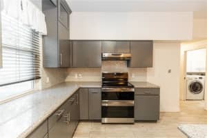 933 SOUTHERN OAK LANE, APOPKA, FL 32712 Sold 05/01/25
