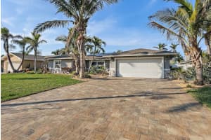 8017 13TH AVENUE, ST PETERSBURG, FL 33707 Sold 04/11/25