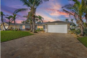 8017 13TH AVENUE, ST PETERSBURG, FL 33707 Sold 04/11/25