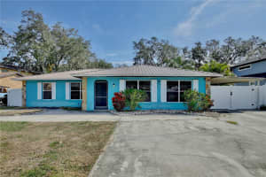 27622 LOIS DRIVE, TAVARES, FL 32778 Sold 05/08/25