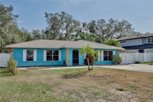 27622 LOIS DRIVE, TAVARES, FL 32778 Sold 05/08/25