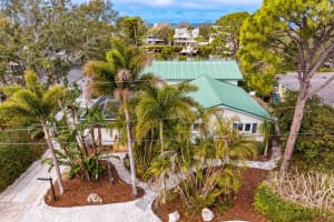 3225 BLUFF BOULEVARD, HOLIDAY, FL 34691 Sold 03/27/25