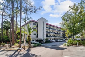 200 El Camino Dr #402, WINTER HAVEN