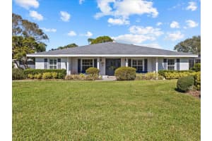 19 Meadowlake Ct, WINTER HAVEN