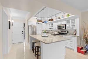 100 INTERLACHEN AVENUE, WINTER PARK, FL 32789 Sold 04/28/25