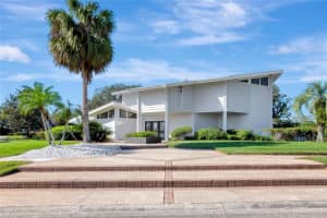 8922 BAY COVE COURT, ORLANDO, FL 32819 Sold 05/23/25