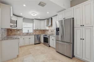 2439 LAKE JACKSON CIRCLE, APOPKA, FL 32703 Sold 06/02/25