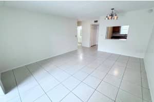 2856 SOMERSET PARK DRIVE, TAMPA, FL 33613 - MLS#MFRO6280636