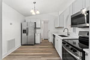 4135 IVEYGLEN AVENUE, ORLANDO, FL 32826 Sold 03/21/25