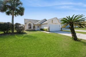 210 SONOMA VALLEY CIRCLE, ORLANDO, FL 32835 Sold 05/05/25