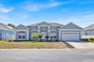 1409 Golf Course Pkwy, DAVENPORT