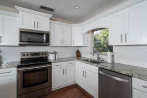 1021 CARLSON DRIVE, ORLANDO, FL 32804 Sold 04/02/25