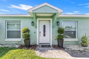 905 BELLA VISTA WAY, ORLANDO, FL 32825 Sold 05/01/25