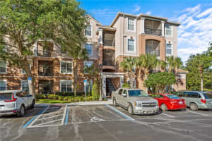 1357 Venezia Ct #402, DAVENPORT