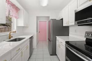 172 LAGUNA COURT, ST AUGUSTINE, FL 32086 Sold 04/14/25