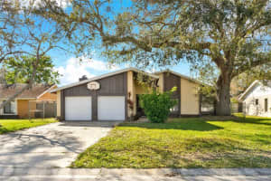 10 TROPHY LANE, KISSIMMEE, FL 34759 Sold 04/02/25