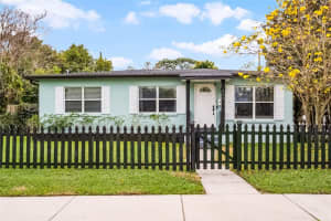 864 NAPLES DRIVE, ORLANDO, FL 32804 Sold 06/10/25