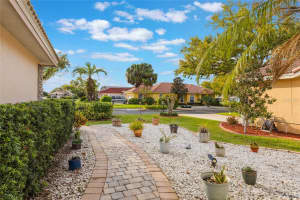 204 LAKE REGION BOULEVARD, WINTER HAVEN, FL 33881 Sold 07/02/25